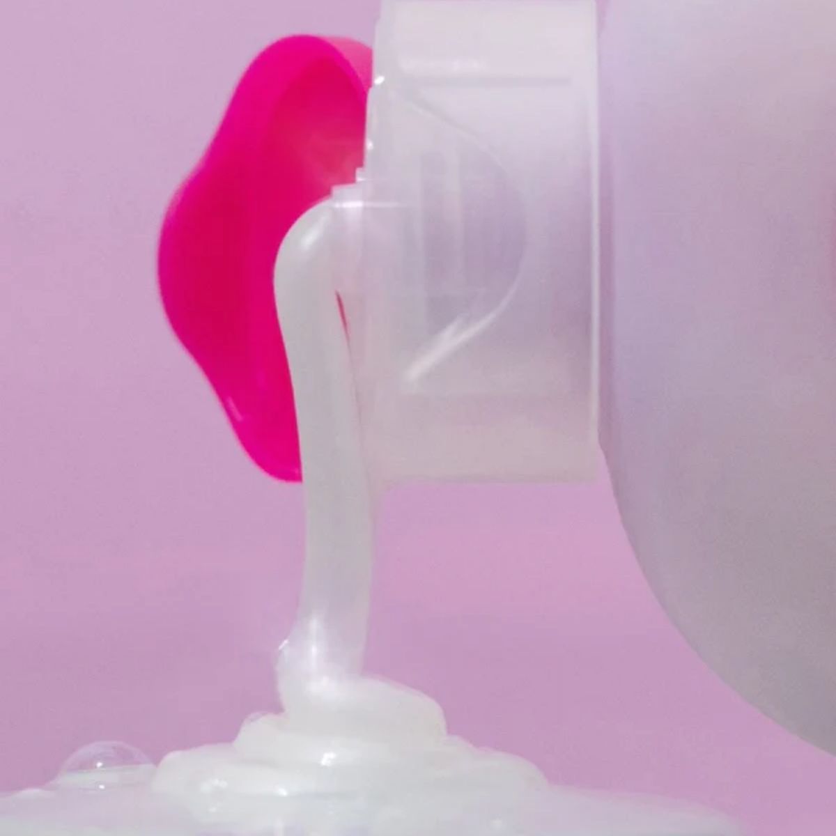 FG - EOS Cashmere Body Wash - Strawberry Dream