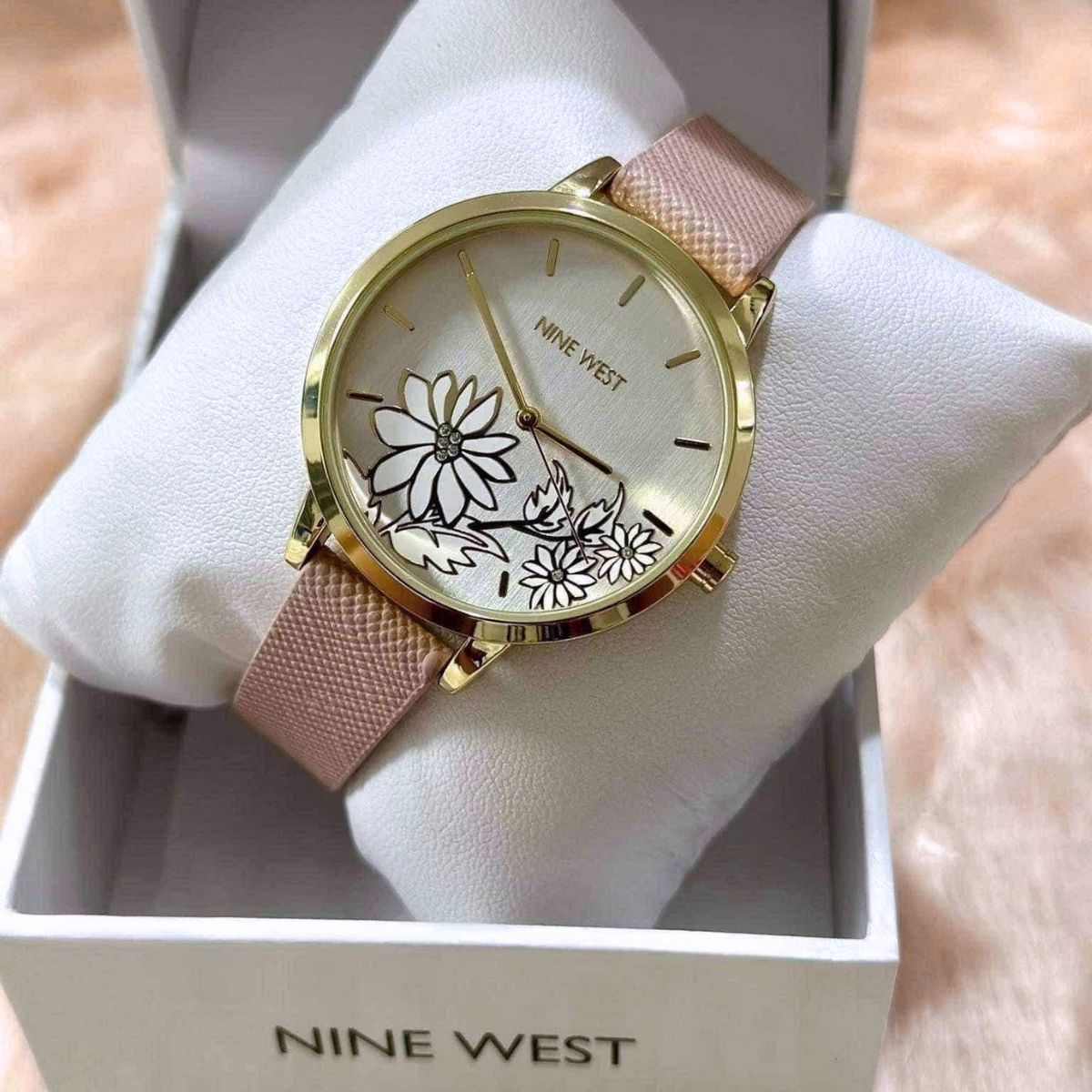 CUR 621 - Nine West Pink Strap Floral Face Watch