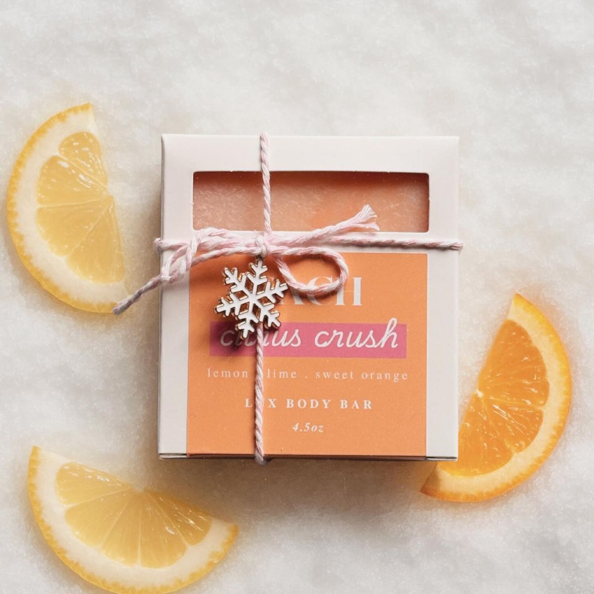 SACH Luxe XL Holiday Gift Bar with Charm