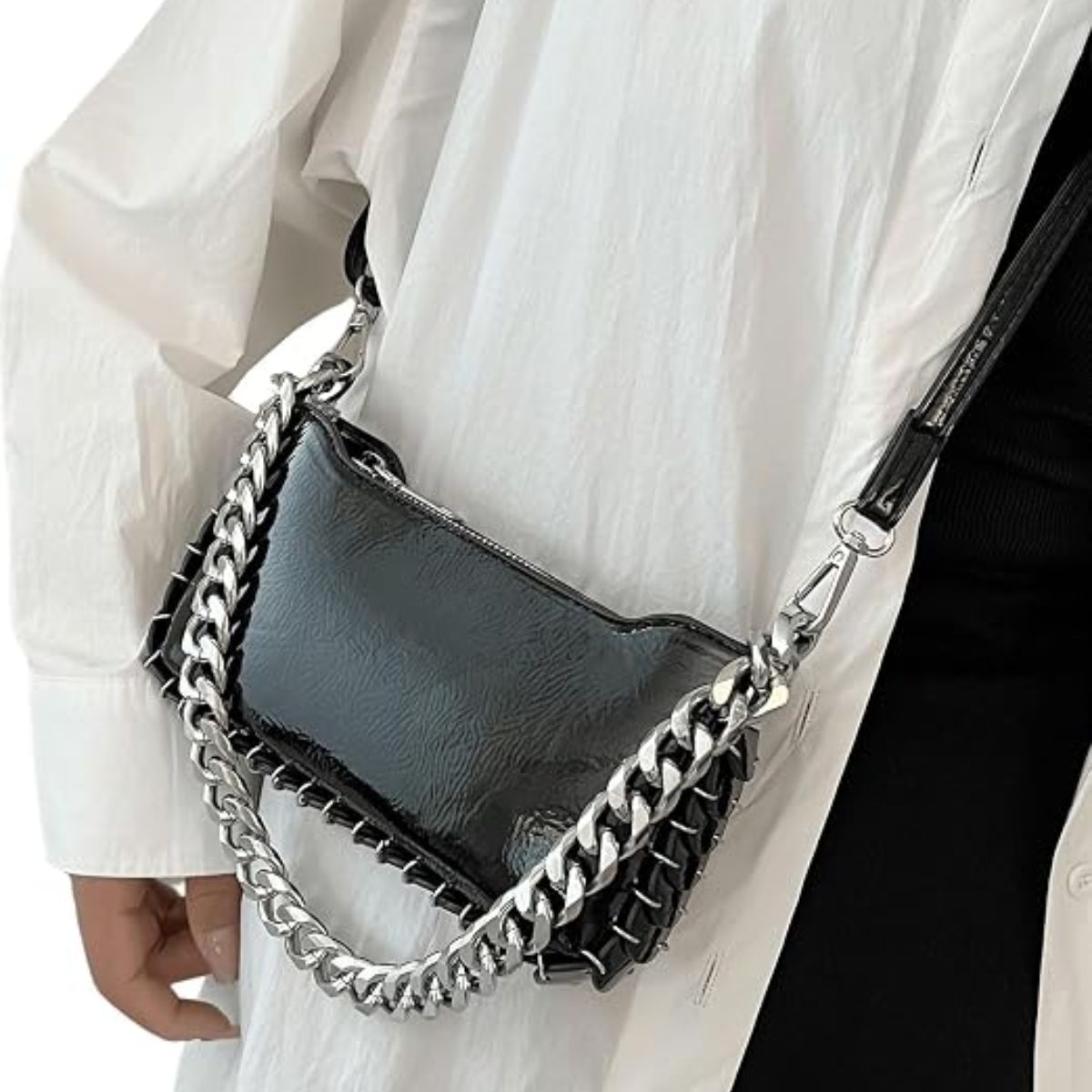 LGG - Glossy Chain Shoulder Bag