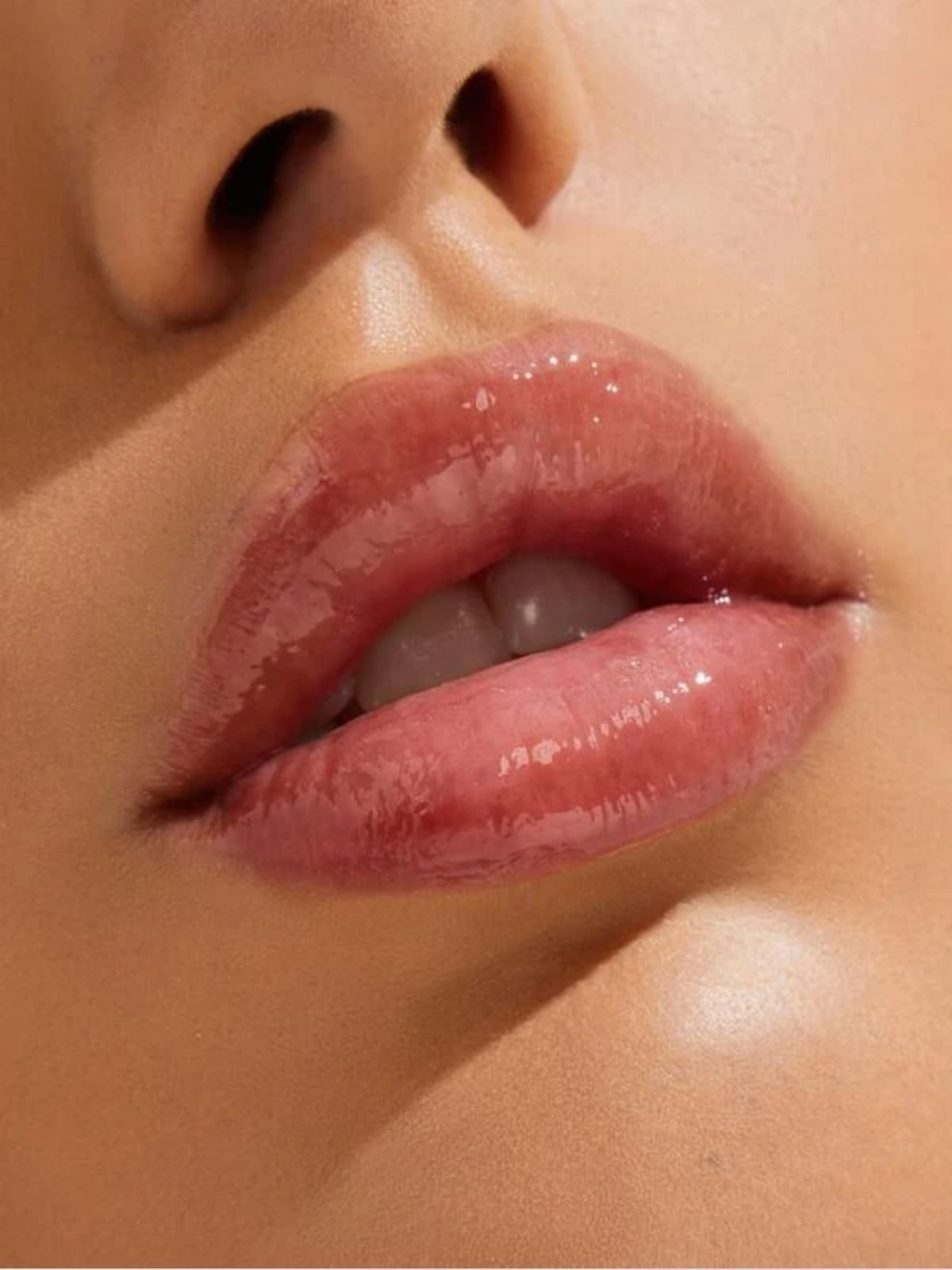 TAF - SHEGLAM Hot Goss Plumping Lip Gloss - Oh Em Gee
