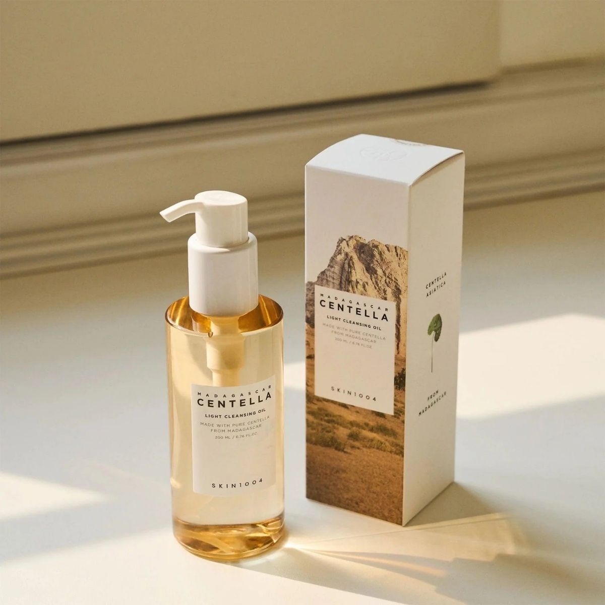 MKO 031 - Skin 1004 Madagascar Centella Light Cleansing Oil