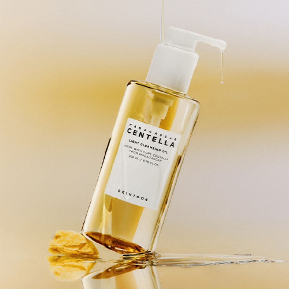 MKO 031 - Skin 1004 Madagascar Centella Light Cleansing Oil