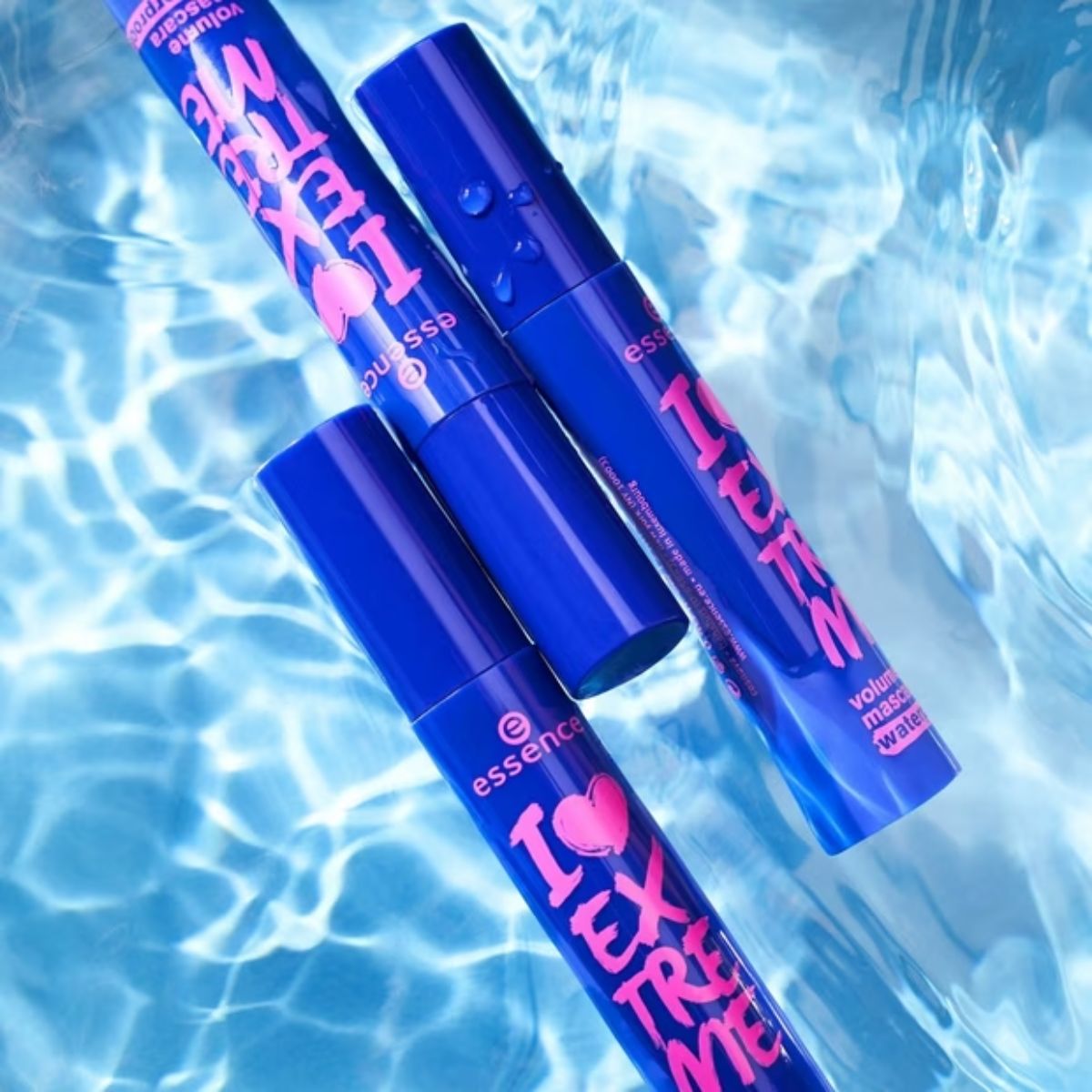MART - Essence I Love Extreme Volume Mascara - Waterproof