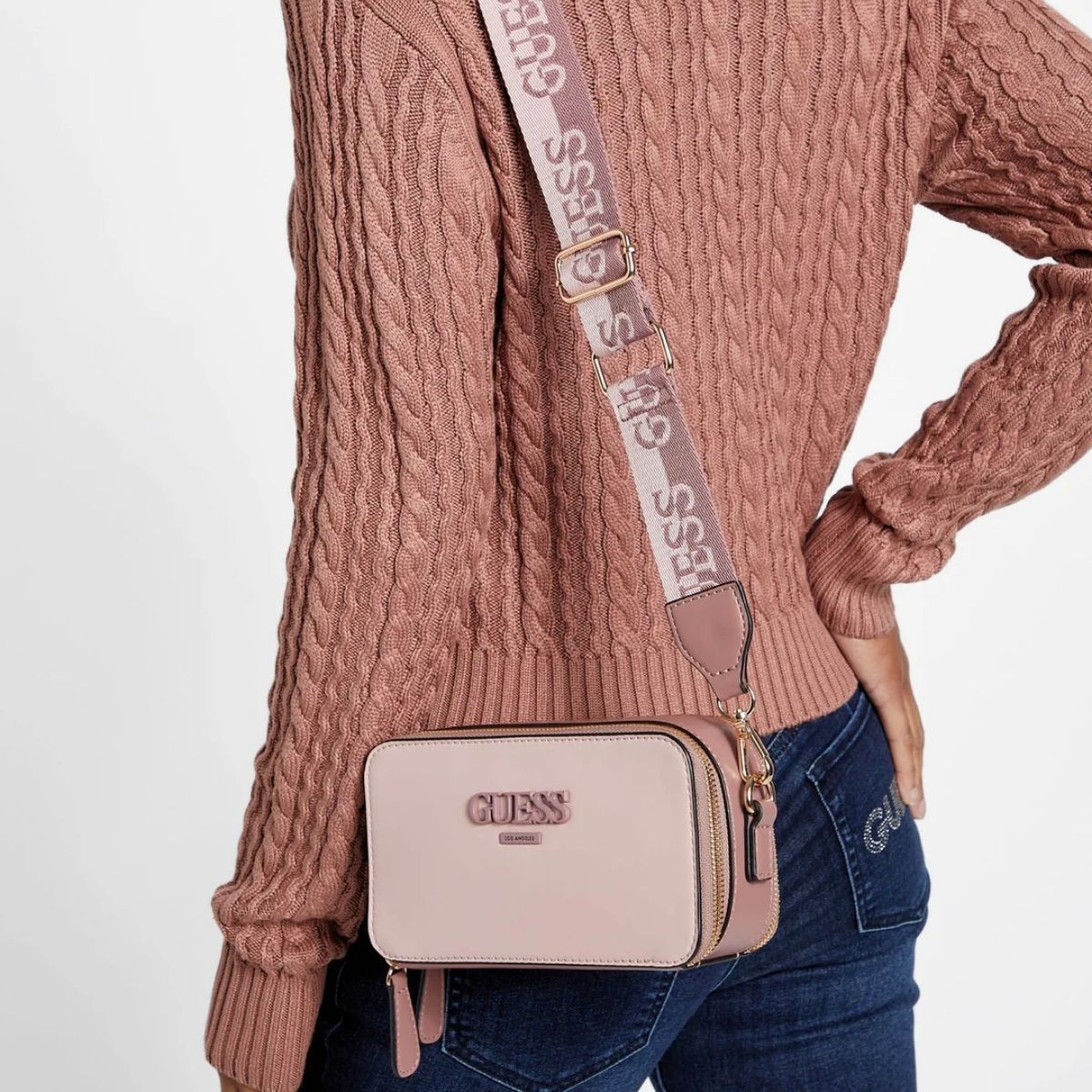 CUR 630 - Guess Blush Lewiston Colour-block Crossbody