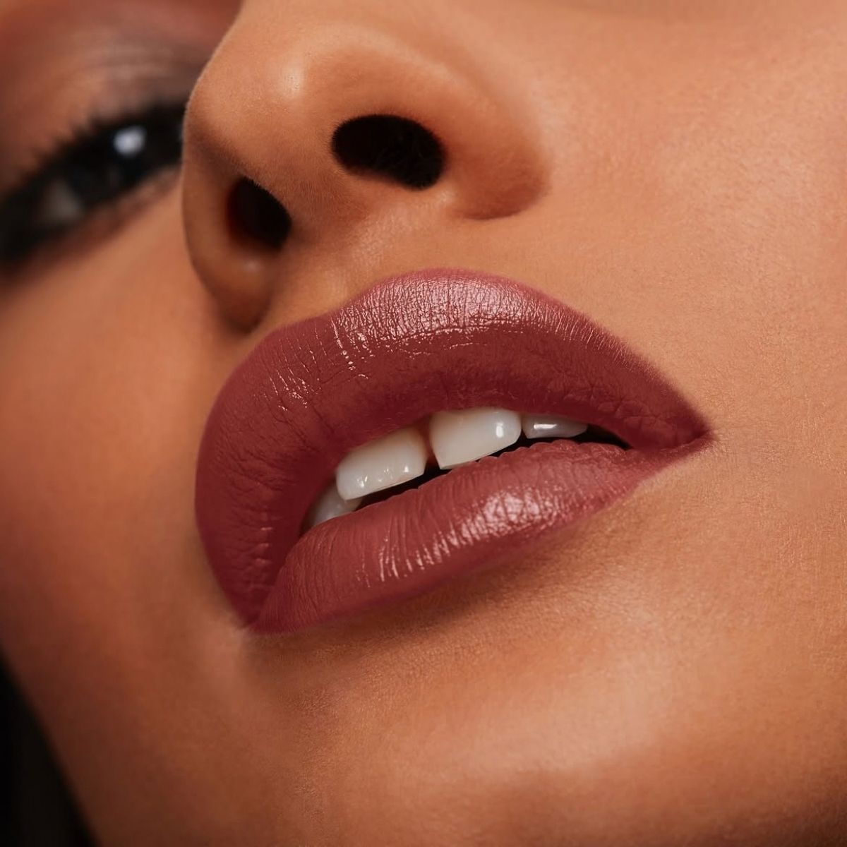 TAF - Revlon Super Lustrous Creme Lipstick - Rum Raisin