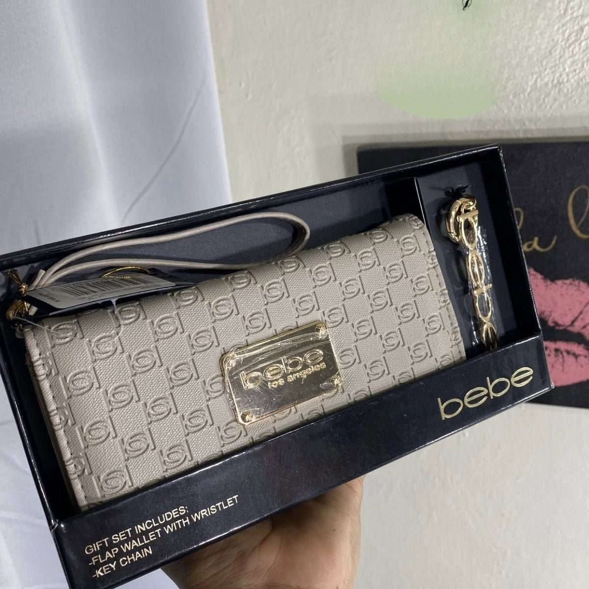 TRU - Bebe Tayla Embossed Wristlet & Keychain Giftset