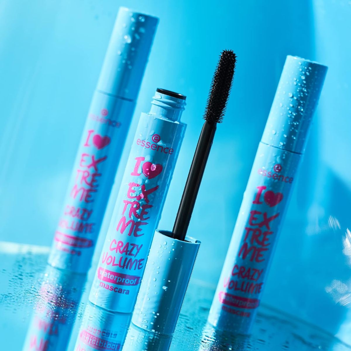 MART - Essence I Love Extreme Crazy Volume Mascara - Waterproof