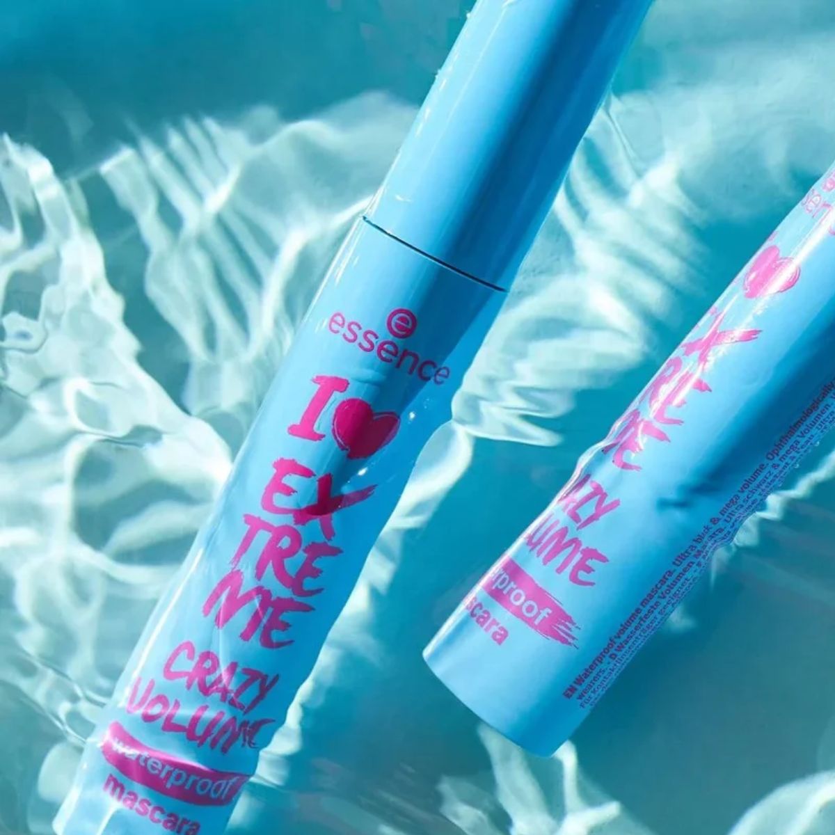 MART - Essence I Love Extreme Crazy Volume Mascara - Waterproof