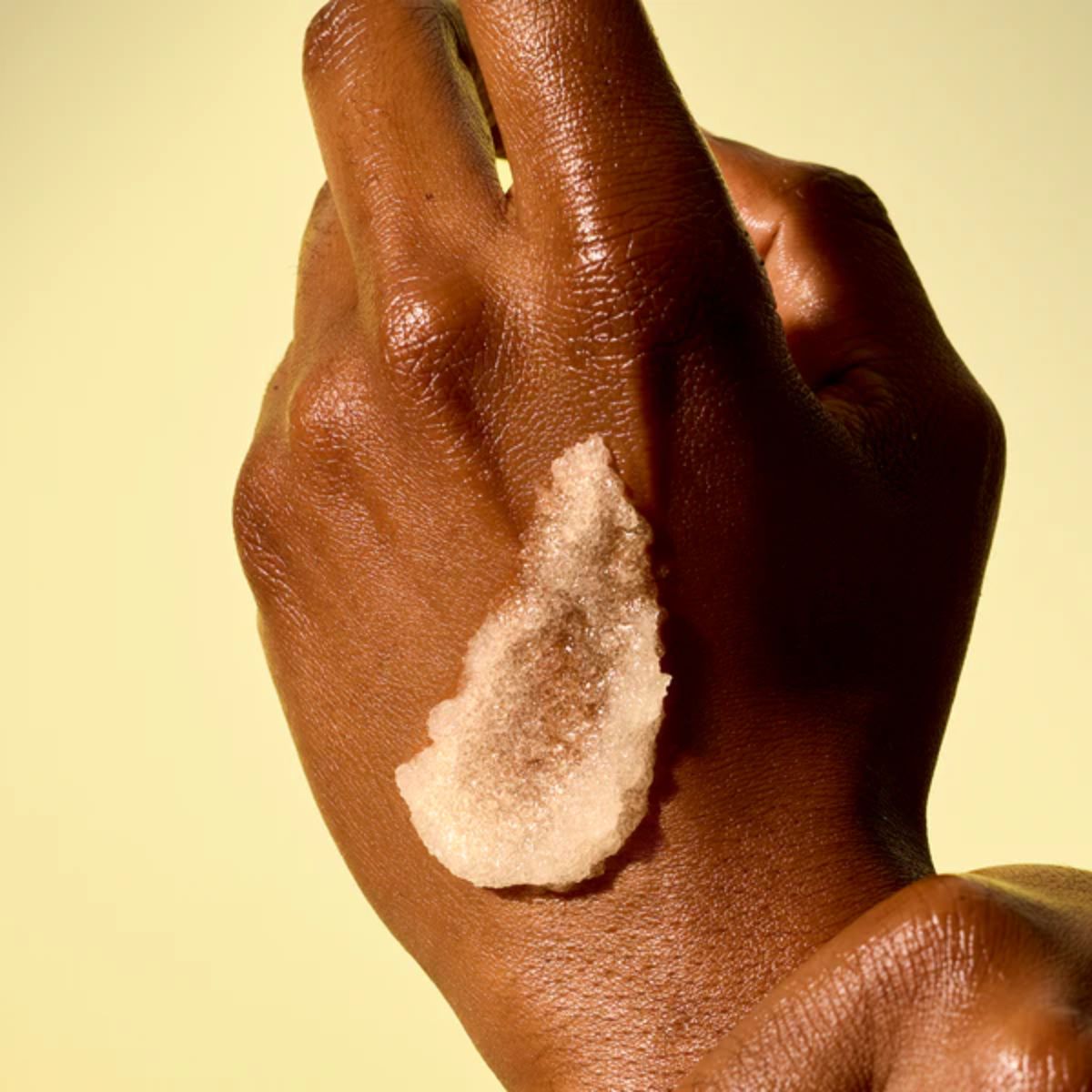 FG - Naturium The Glow Getter Multi-Oil Hydrating Body Scrub