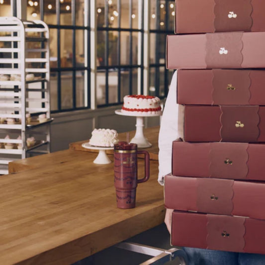 TFL - Stanley The Valentine’s Day Quencher 40oz Tumbler - Red Velvet