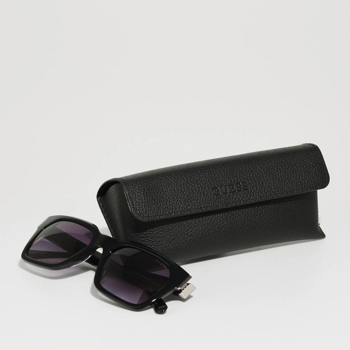CUR 045 - Guess Black Gradient 55mm Square Sunglasses